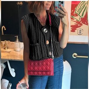 Black Chunky Sweater Vest
